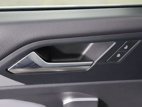 Used 2025 Volkswagen Jetta SE FWD image 19