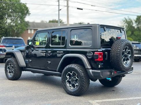 Used 2023 Jeep Wrangler Unlimited Rubicon 4xe w/ Cold Weather Group AWD/4WD image 5