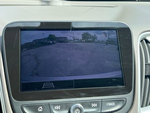 Used 2022 Chevrolet Malibu LT FWD image 33