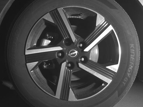 Used 2025 Nissan Sentra SV FWD image 9