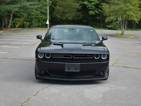 Used 2016 Dodge Challenger R/T Scat Pack w/ Leather Interior Group RWD image 12