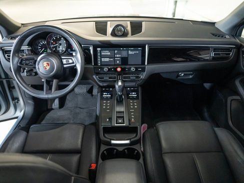Certified 2023 Porsche Macan AWD/4WD image 23