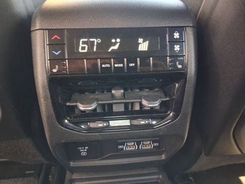 Used 2024 Jeep Grand Cherokee L Limited AWD/4WD image 19
