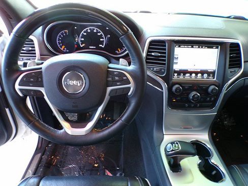 Used 2015 Jeep Grand Cherokee Overland AWD/4WD image 12