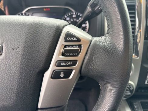 Used 2021 Nissan Titan SV w/ SV Convenience Package image 20