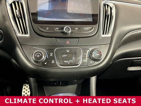 Used 2017 Chevrolet Malibu LT w/ Leather Package FWD image 15