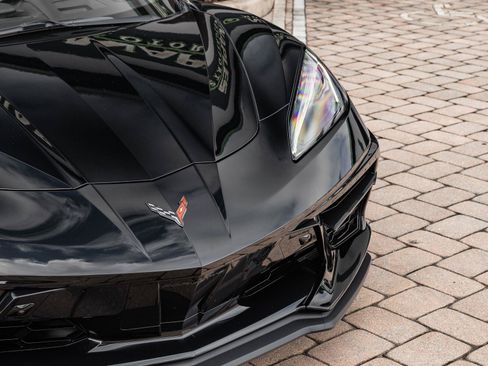 Used 2021 Chevrolet Corvette Stingray Premium Cpe w/ Z51 Performance Package RWD image 11