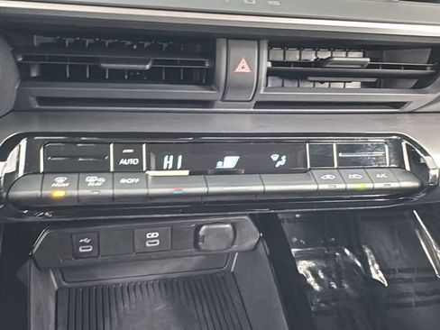 Used 2024 Toyota Prius LE image 26