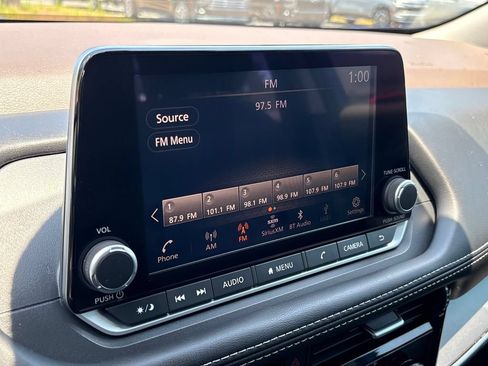 Used 2023 Nissan Rogue SV FWD image 25