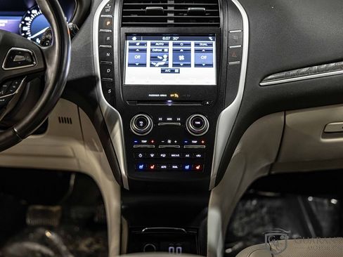 Used 2018 Lincoln MKC Reserve w/ Lincoln MKC Climate Package image 37