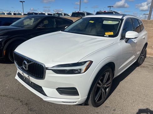 Used 2021 Volvo XC60 T5 Momentum w/ Advanced Package image 2