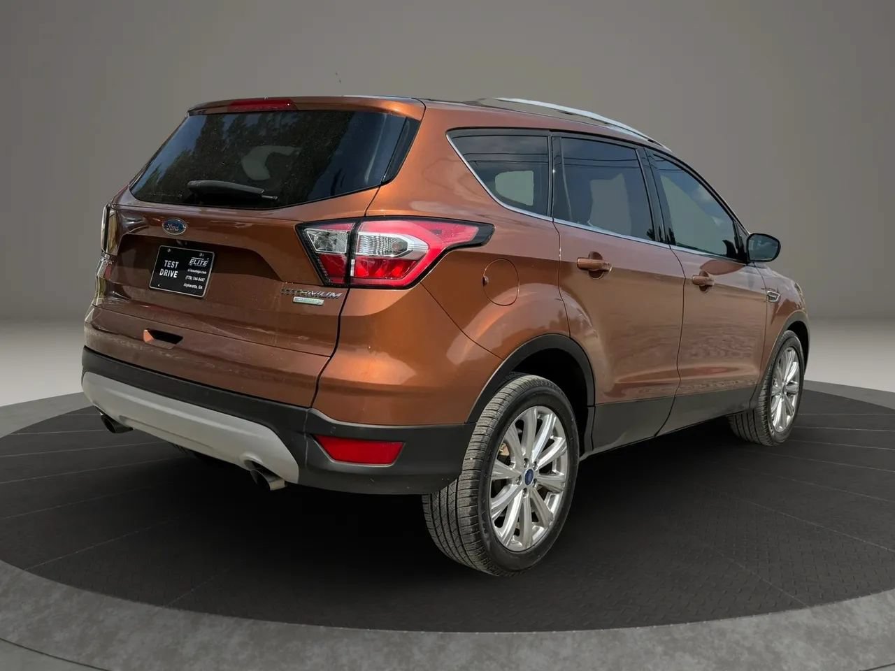 Used 2017 Ford Escape Titanium FWD image 4