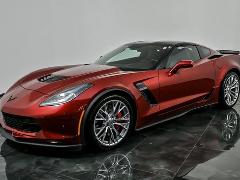 Used 2015 Chevrolet Corvette Z06 w/ 2LZ Preferred Equipment Group image 5
