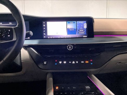 Used 2025 Nissan Murano Platinum w/ Cargo Package image 8