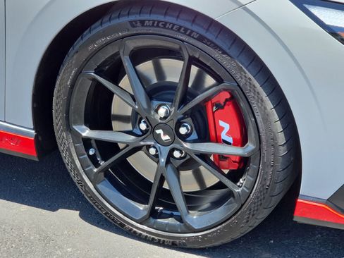 Used 2025 Hyundai Elantra N FWD image 12
