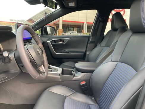 Used 2023 Toyota RAV4 XSE AWD/4WD image 10