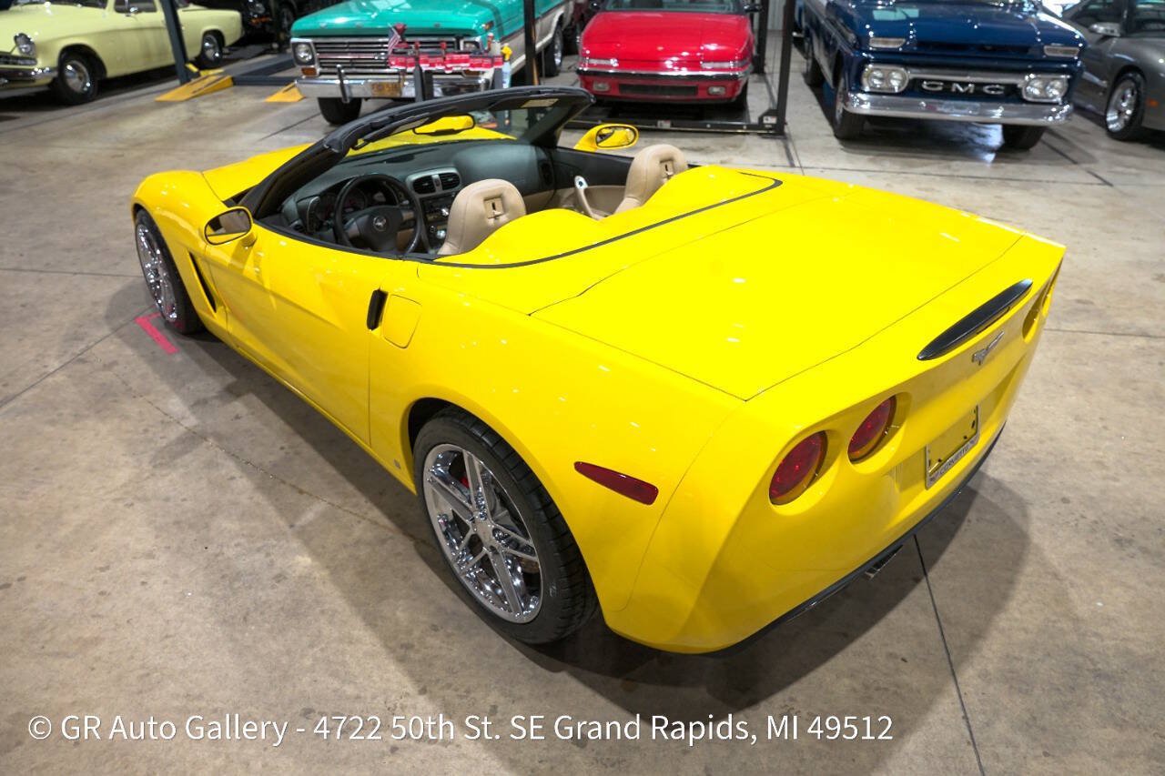 Used 2007 Chevrolet Corvette Convertible w/ Performance Package RWD image 16
