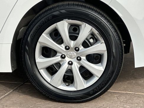 Certified 2024 Toyota Corolla LE image 32