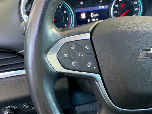 Used 2021 Chevrolet Traverse RS image 24