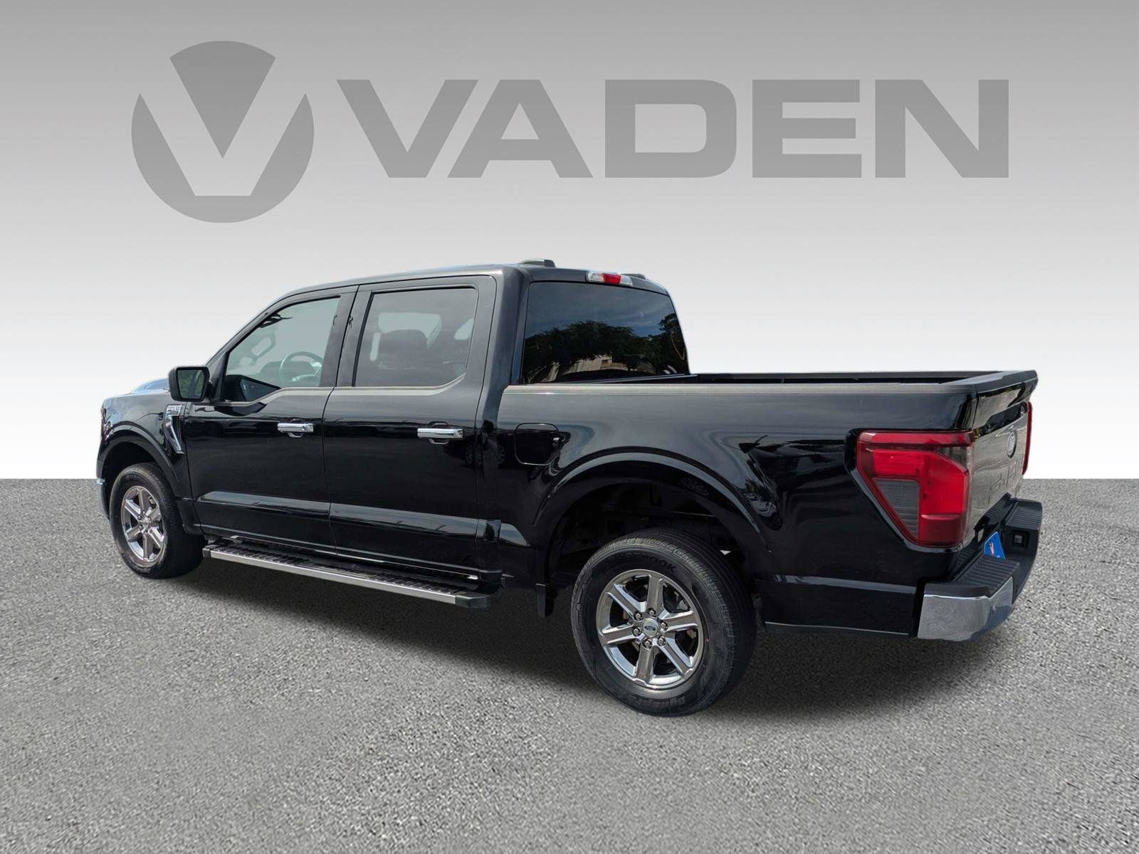Used 2025 Ford F150 XLT w/ Equipment Group 301A Standard RWD image 25