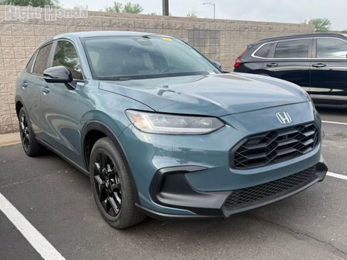 Used 2025 Honda HR-V Sport image 5