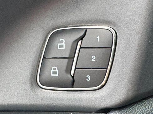 Used 2024 Ford Expedition Max XLT RWD image 17