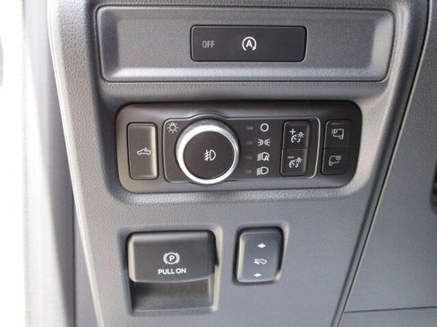 Used 2025 Ford F150 Platinum w/ Equipment Group 702A High AWD/4WD image 17
