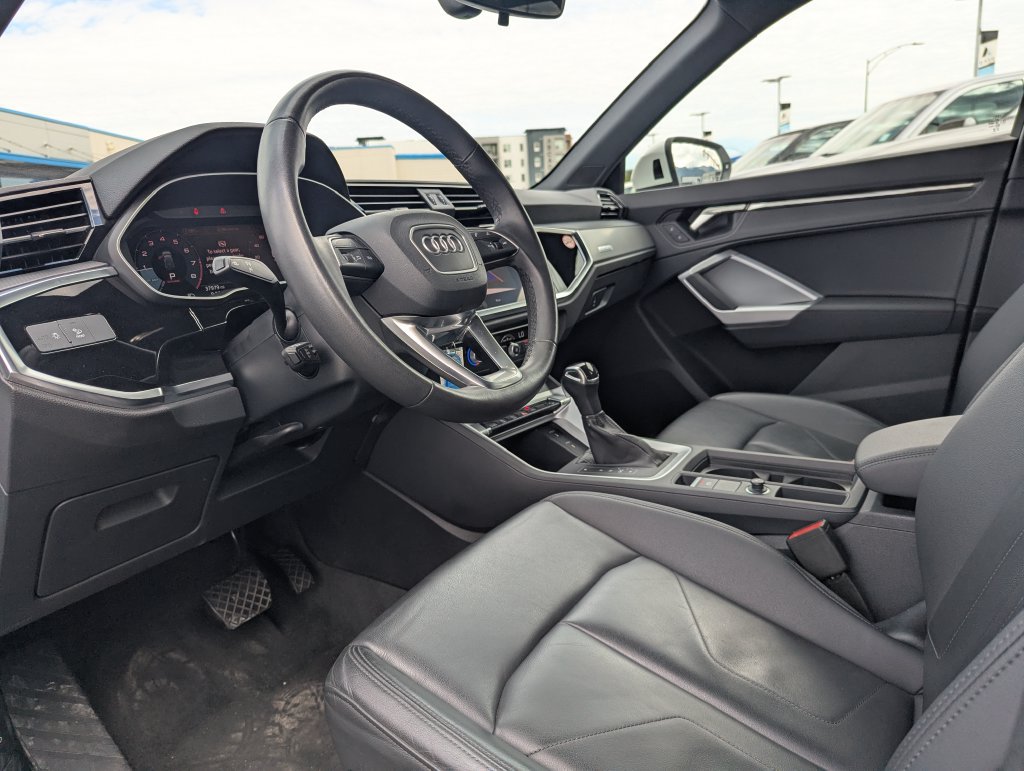 Used 2025 Audi Q3 2.0T Premium AWD/4WD image 23