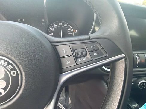 Used 2018 Alfa Romeo Giulia RWD image 23