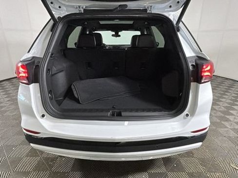 Used 2024 Chevrolet Equinox RS FWD image 27