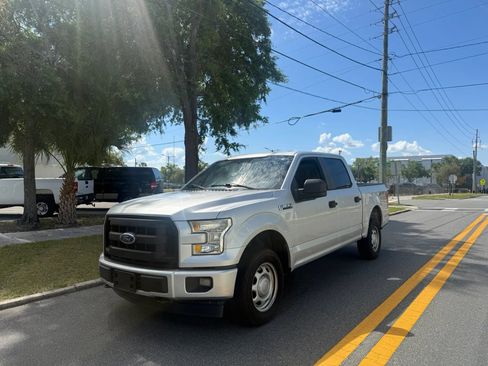 Used 2017 Ford F150 XL w/ Equipment Group 101A Mid AWD/4WD image 3