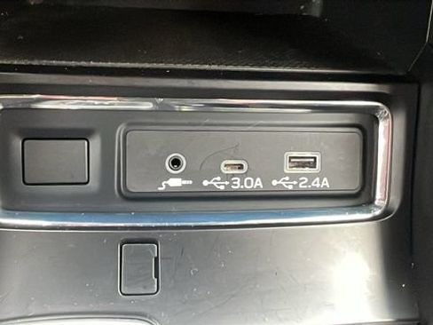 Certified 2023 Subaru Ascent Premium w/ Convenience Package AWD/4WD image 35