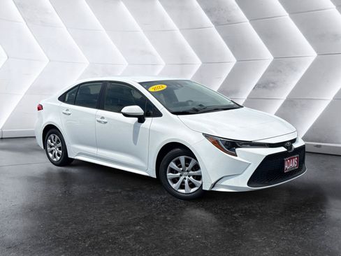 Used 2022 Toyota Corolla LE FWD image 1