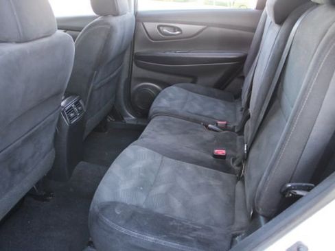 Used 2016 Nissan Rogue S image 10