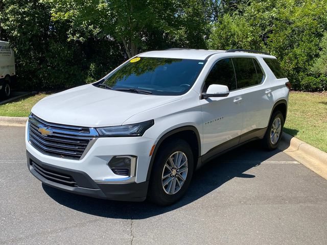 Used 2023 Chevrolet Traverse LT FWD image 2