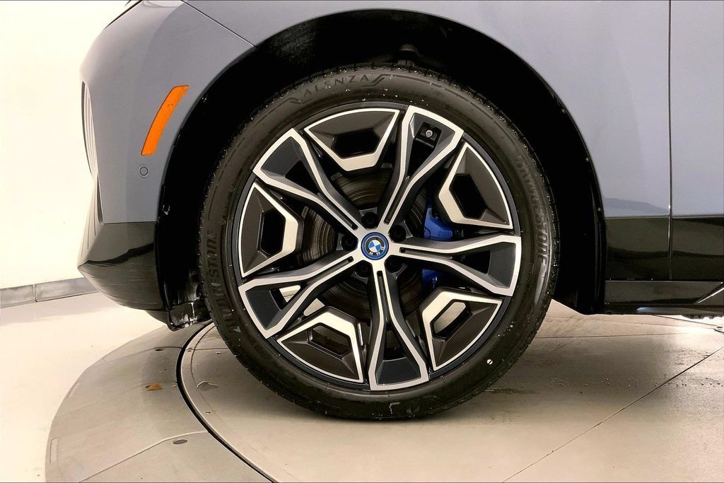 Certified 2024 BMW iX xDrive50 w/ Premium Package AWD/4WD image 8