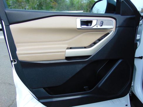 Used 2021 Ford Explorer Limited image 43