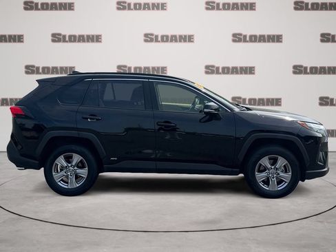 Used 2025 Toyota RAV4 XLE AWD/4WD image 6
