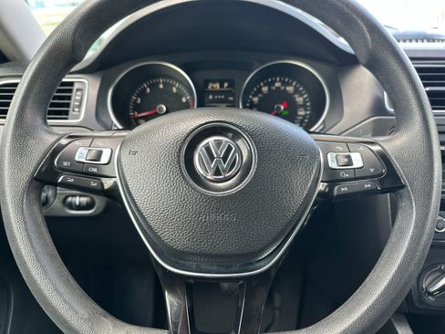 Used 2015 Volkswagen Jetta SE FWD image 19