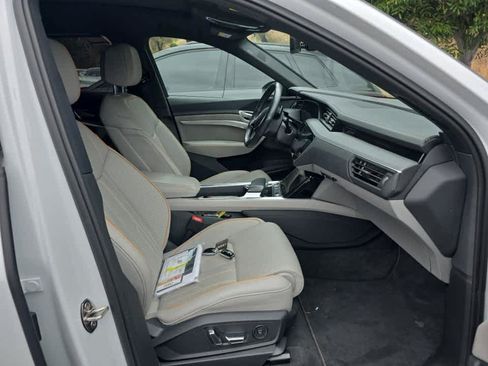 Used 2024 Audi Q8 e-tron Prestige AWD/4WD image 10