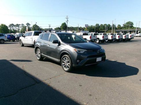 Used 2016 Toyota RAV4 Limited AWD/4WD image 4