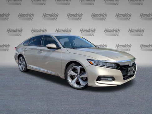 Used 2020 Honda Accord Touring image 2