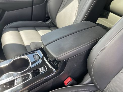 Used 2023 Buick Envision Essence AWD/4WD image 20