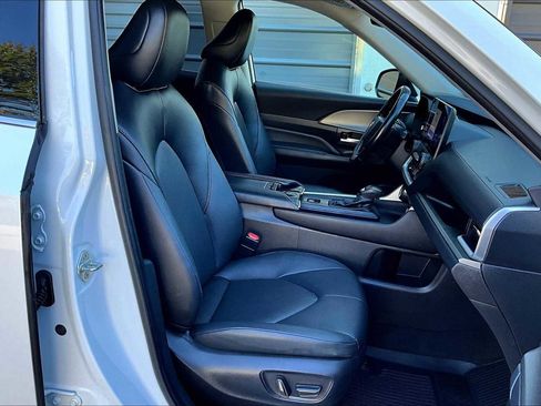 Used 2024 Toyota Grand Highlander XLE image 7