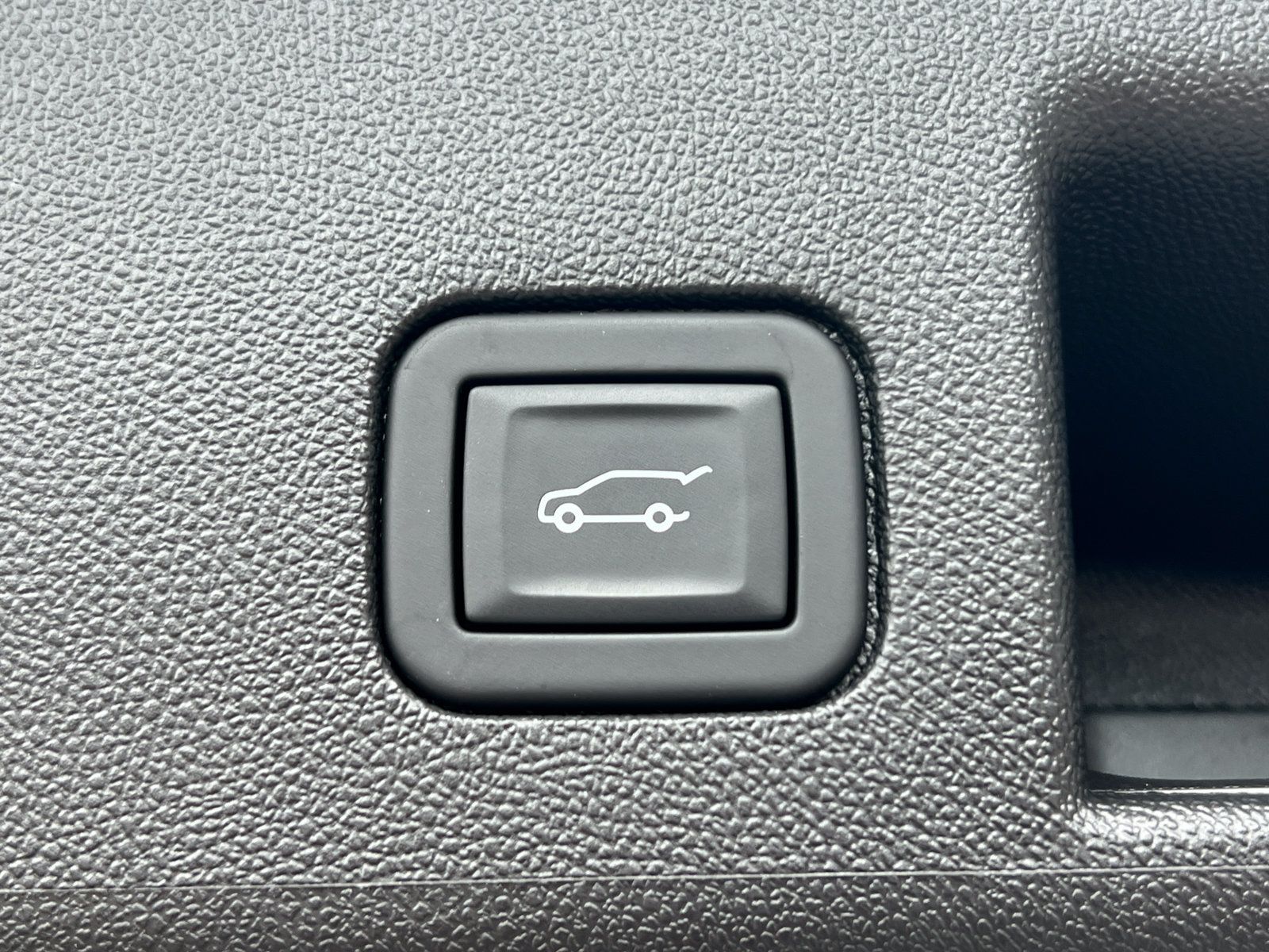 Used 2024 Chevrolet Equinox LT FWD image 34