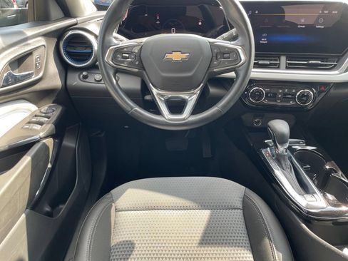 Used 2024 Chevrolet Trax LT w/ Driver Confidence Package FWD image 20