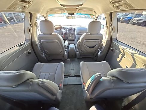 Used 2005 Dodge Grand Caravan SXT w/ Leather Interior Group image 24