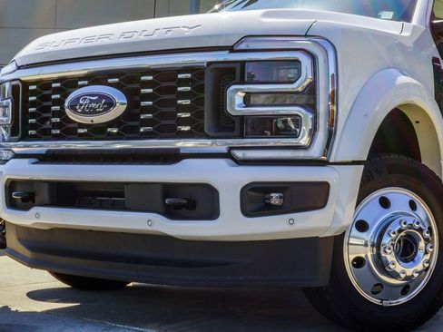 Used 2025 Ford F450 Platinum AWD/4WD image 2