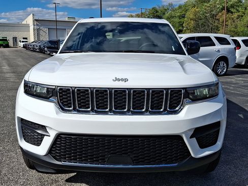 New 2025 Jeep Grand Cherokee Laredo X image 3
