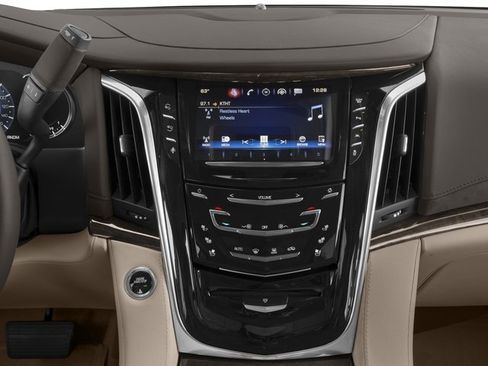 Used 2017 Cadillac Escalade ESV Platinum AWD/4WD image 13